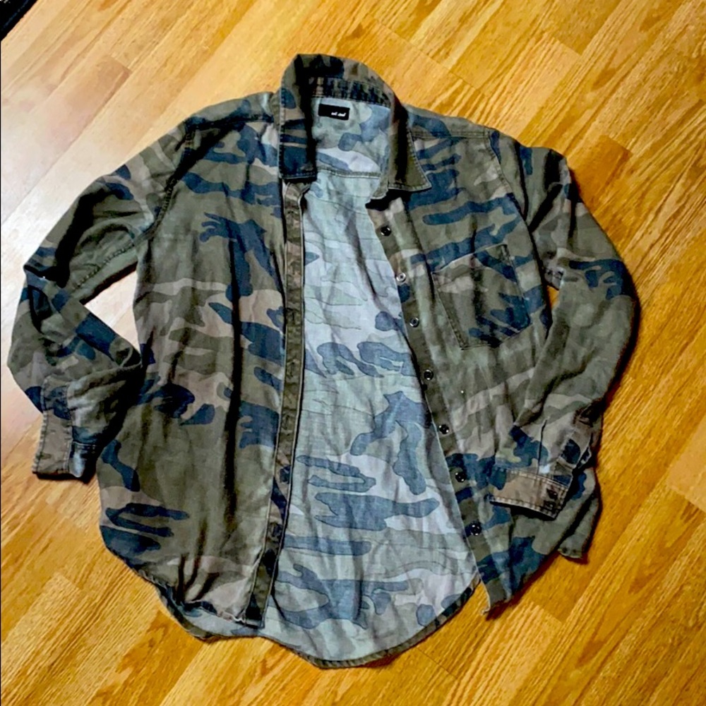 Vintage looking WetSeal Army Thin Flannel